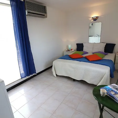 Casa Vacanze Rebecca A 2 Posti Vakantiehuis *